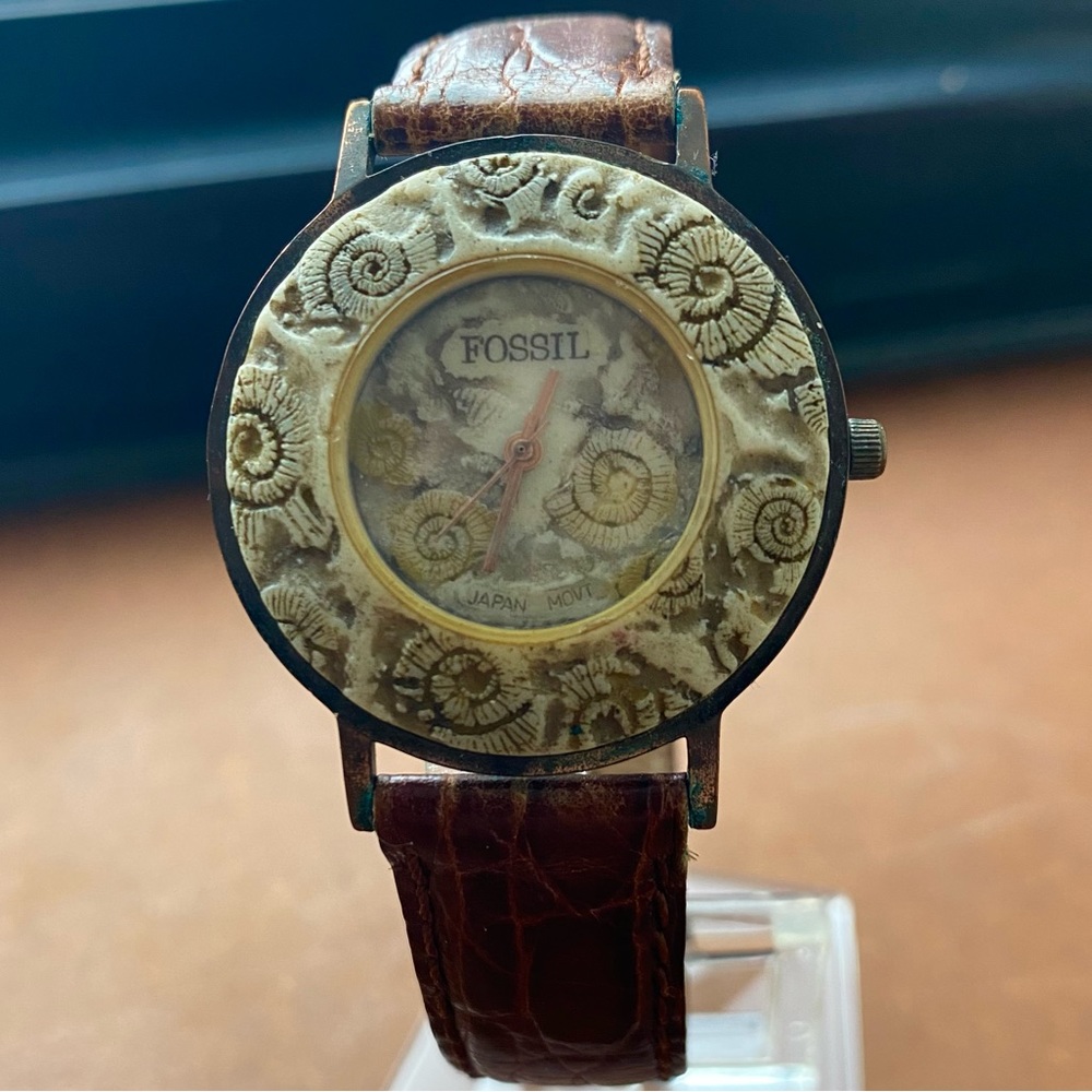 RARE 1995 SEA SHELLS FOSSIL WATCH BW-6709